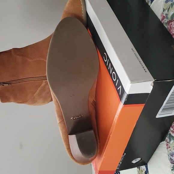 Vionic womens boots - Picture 3 of 4